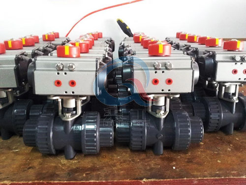 氣動塑料球閥實(shí)物圖